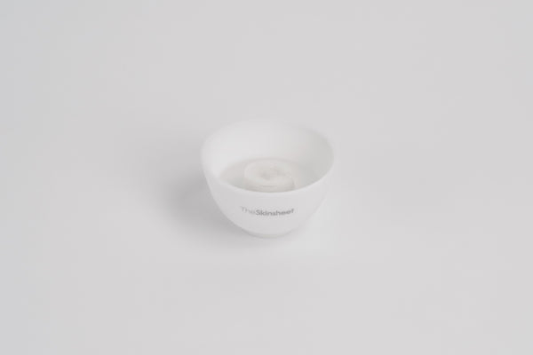 Use The Skinsheet Bowl to soak The Cleansing Coins in water or micellar water.